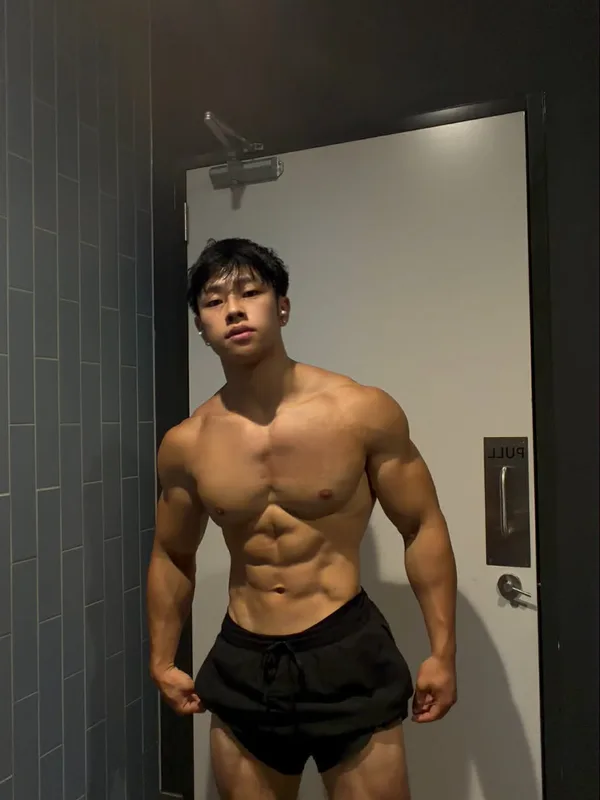 Bebs showing the aesthetic physique the Blueprint is built around